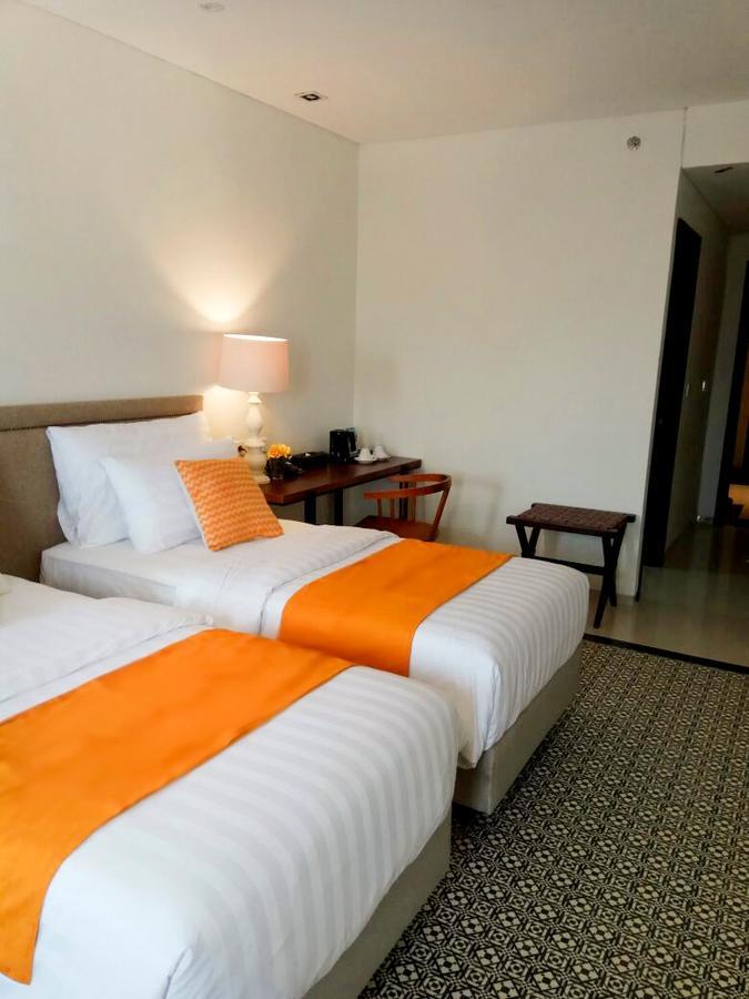 M Hotel Sorong Eksteriør bilde